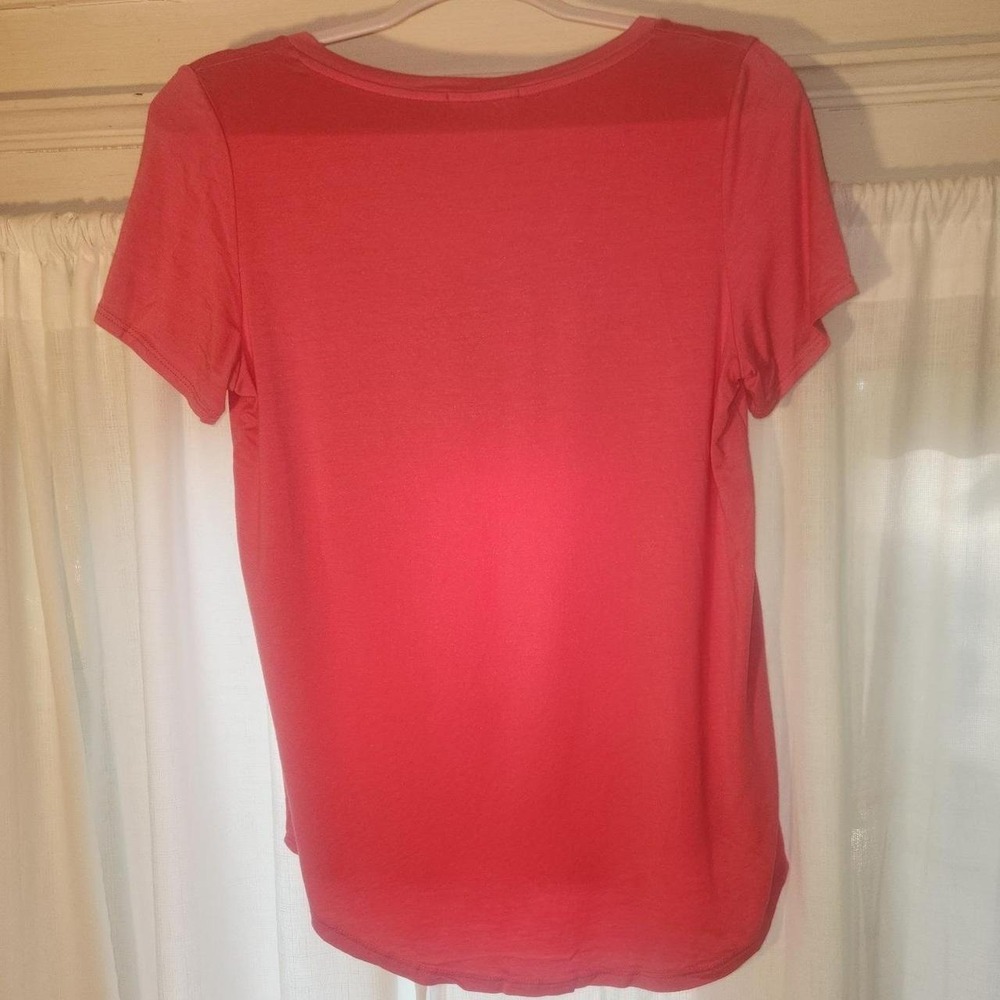 Heimious Women's Coral V-Neck Short Sleeve Top
 SMALL